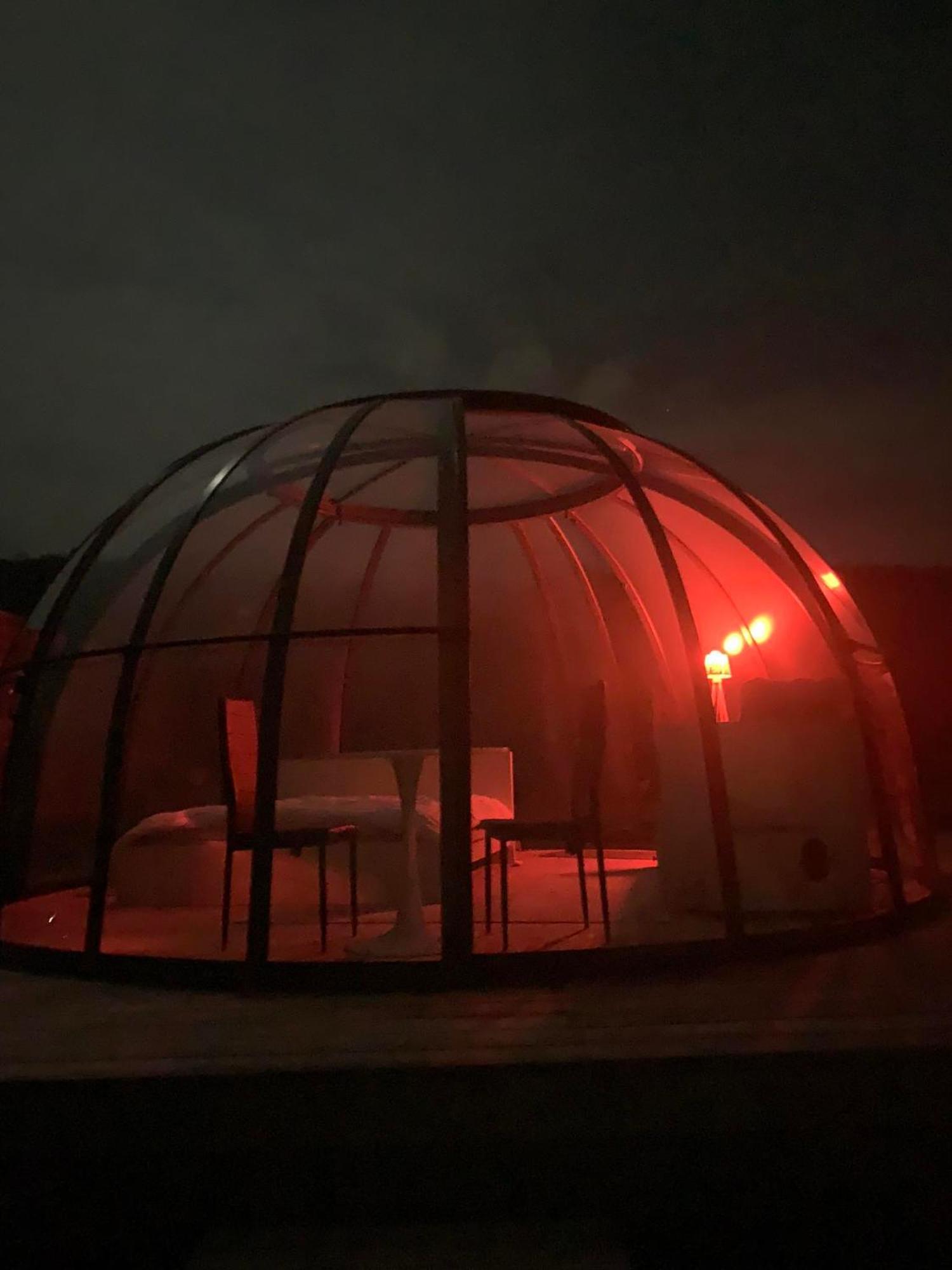 Luxury tent La Bulle De Mont Yvoir